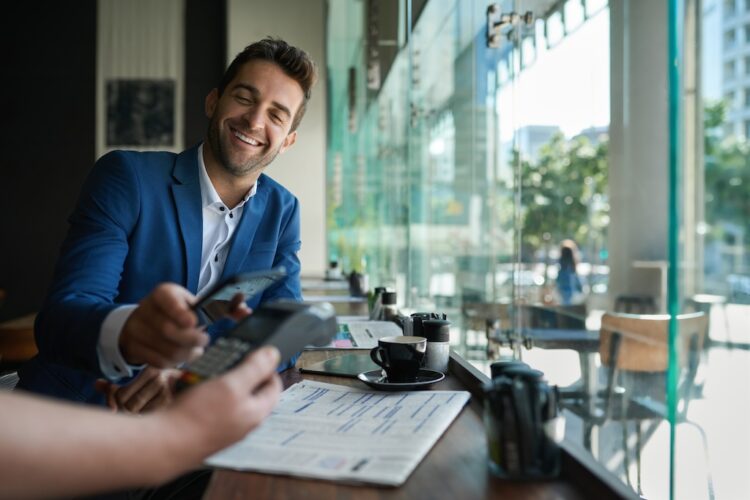 kontaktlos bezahlen Cafe